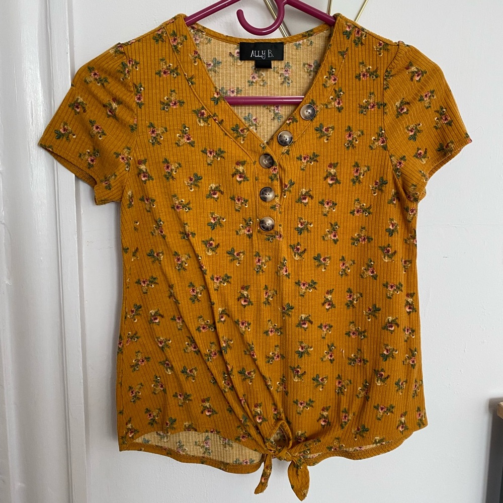 Ally B. - Tie-cropped Tee